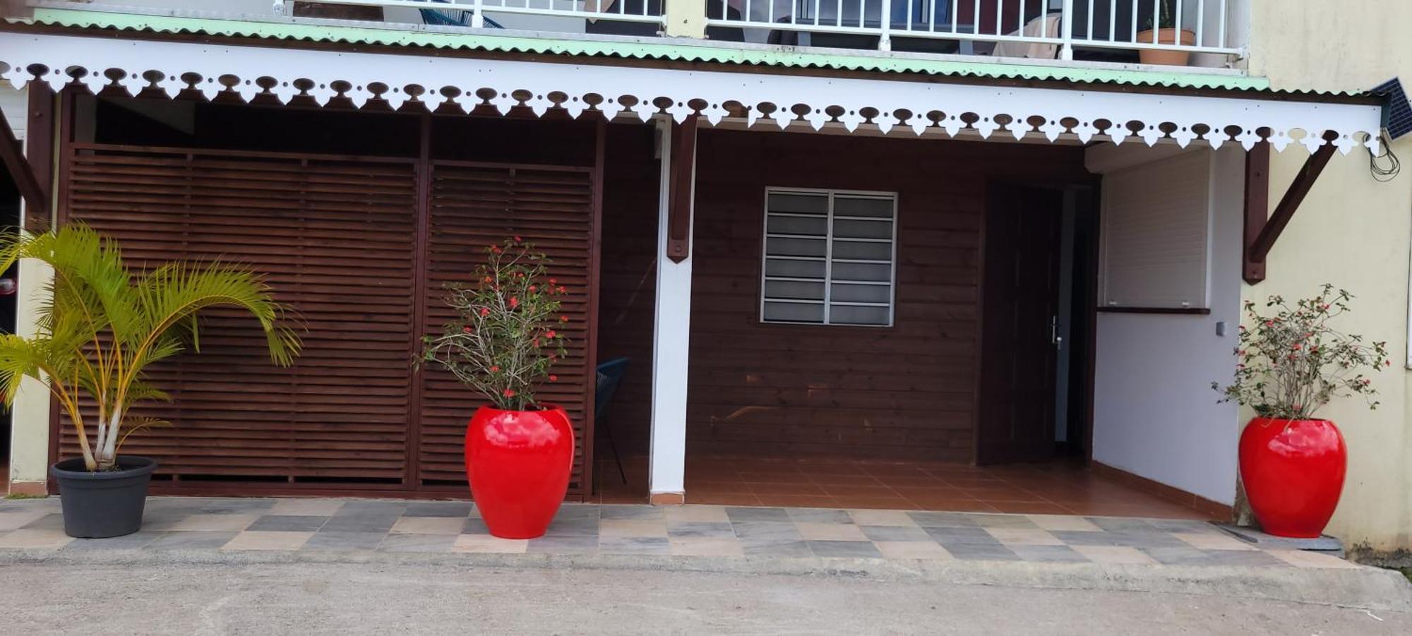 Apartamento Ericka Et Francois Quartier Monplaisir Exterior foto
